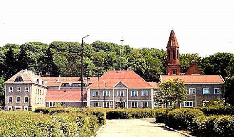 Dobiegniew -- Forstschule in Glusko (Steinbusch)