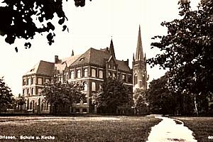 Driesen -- Schule mit Kirche