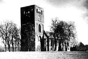 Friedeberg/Nm -- Ruine der Marienkirche nach 1945