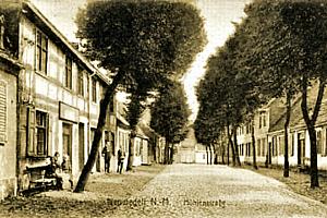 Neuwedell -- M&uuml;hlenstra&szlig;e um 1910