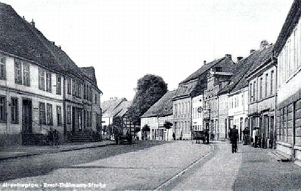 Altentreptow/Vorpommern -- Hauptstra&szlig;e um 1955