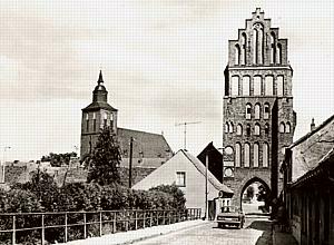 Altentreptow/Vorpommern -- Altes Stadttor