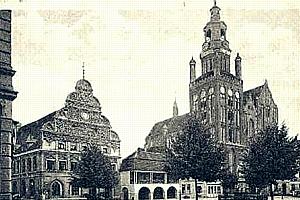 Stargard -- Markt mit Rathaus und Kirche