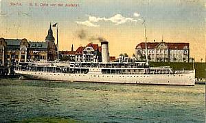 Stettin/Pm -- Ein Dampfschiff legt ab