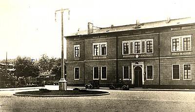 Woldenberg -- Bahnhof mit Vorplatz