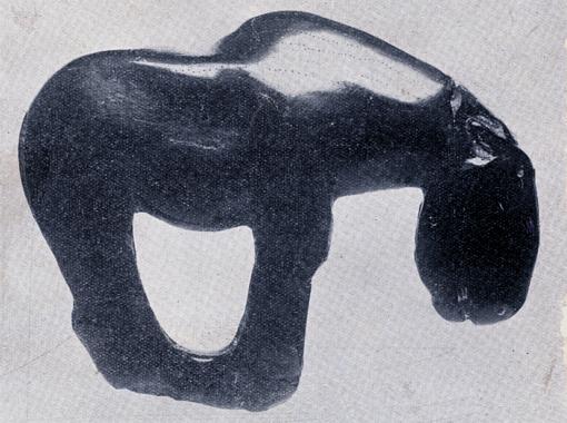 Woldenberg -- Das bei Woldenberg 1858 gefundene Bernsteinpferd