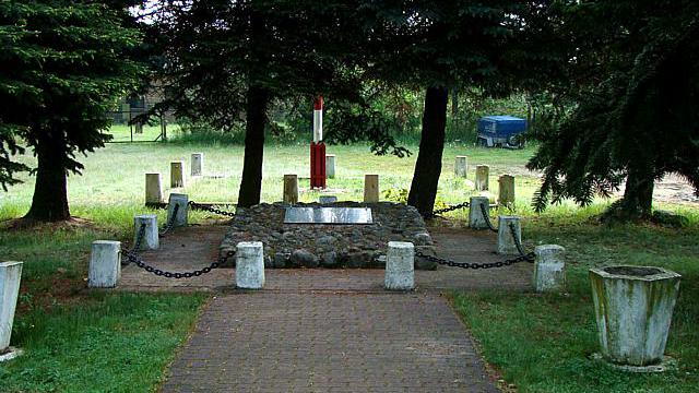 Dobiegniew -- Gedenkst&auml;tte OfLag II C Woldenberg um 2008